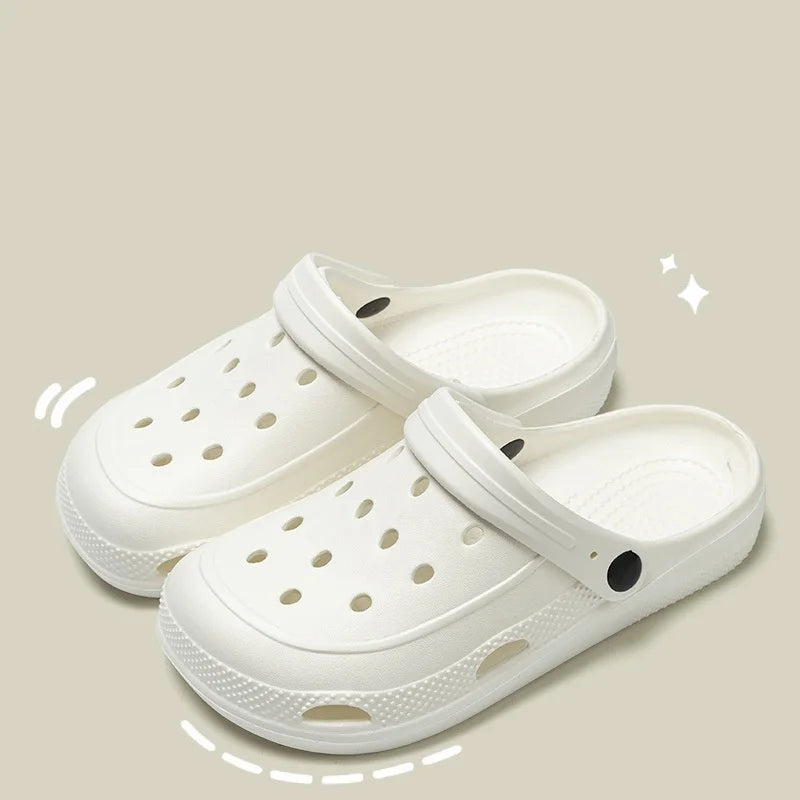 CROCS
décontractées, antidérapantes FEMME