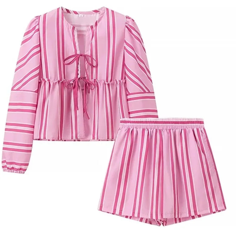ensemble à 2 pièces chemise et shorts pour femmes.