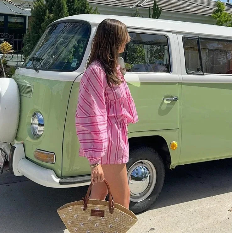 ensemble à 2 pièces chemise et shorts pour femmes.