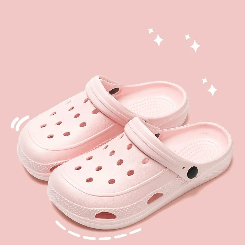 CROCS
décontractées, antidérapantes FEMME