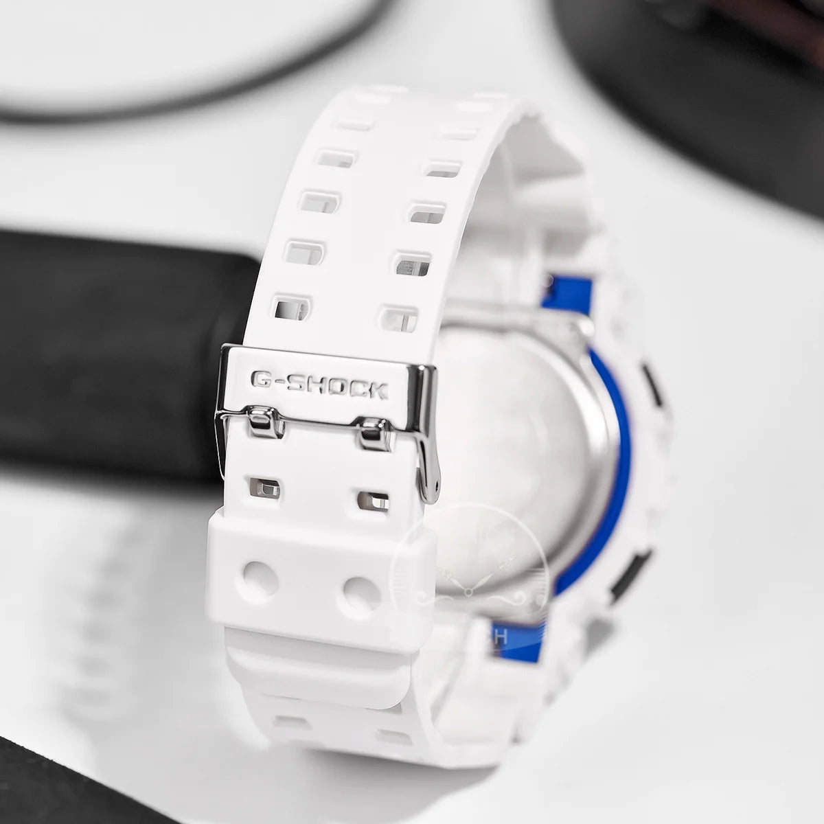 Montres Casio G-SHOCK GA-100B-7A multi-fonctionnelles