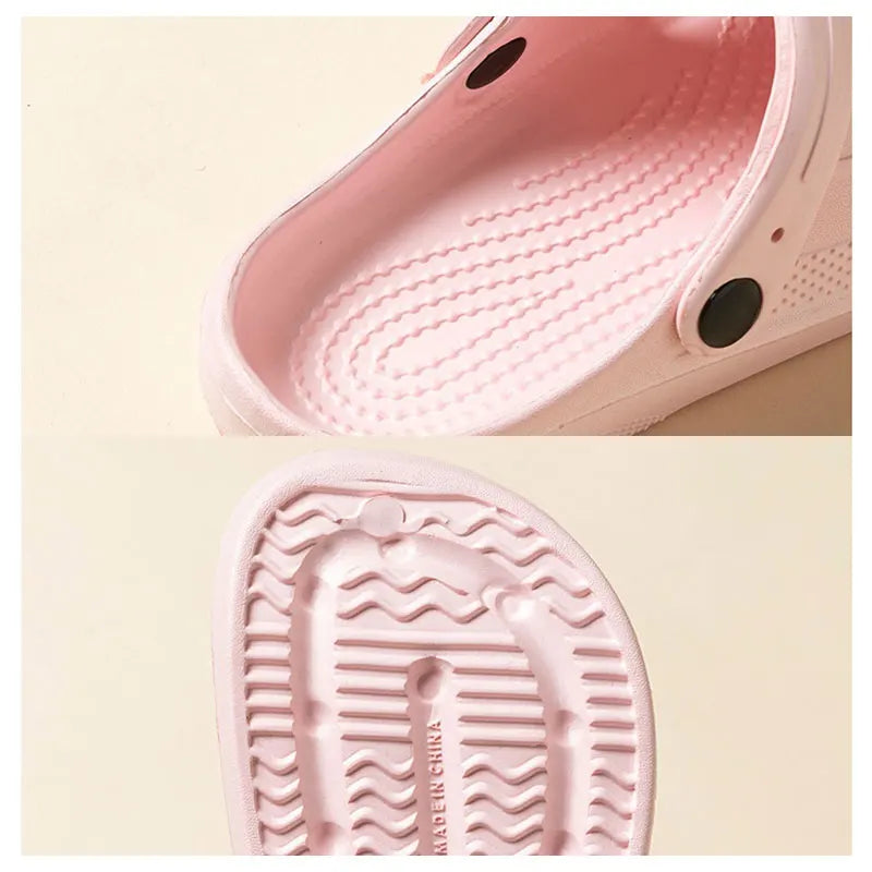 CROCS
décontractées, antidérapantes FEMME