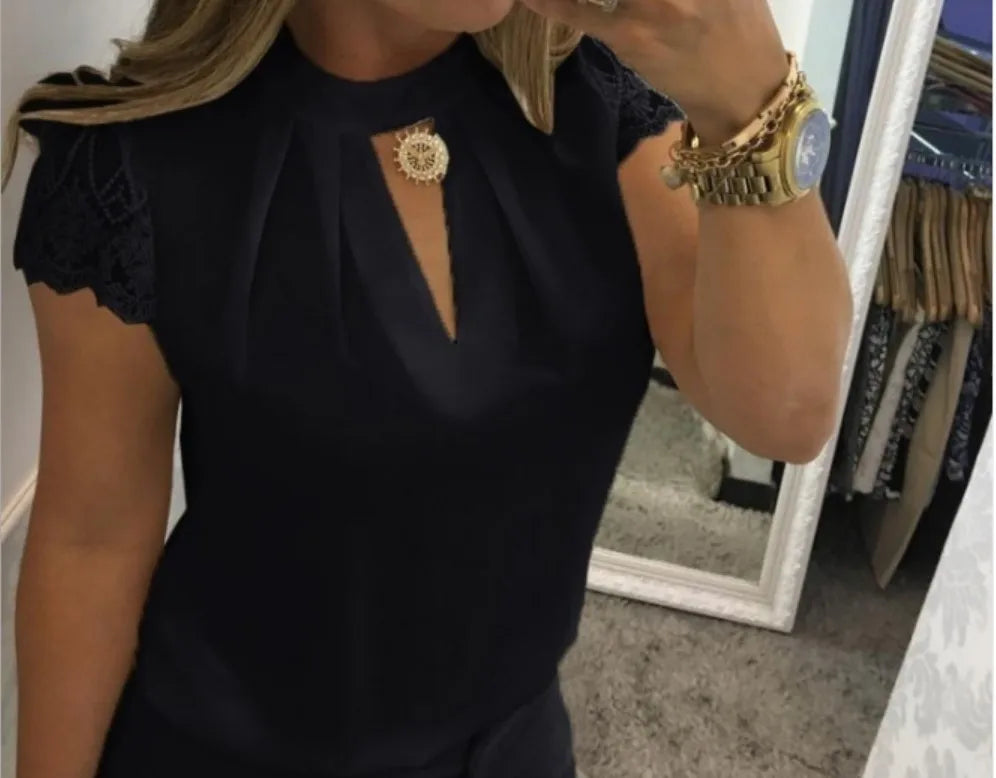 Chemises pour femmes col haut dos en V