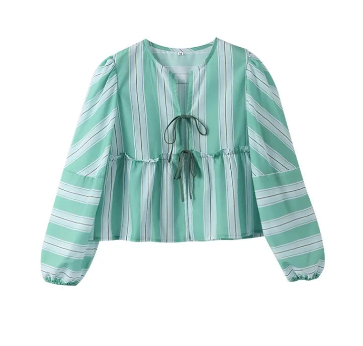 ensemble à 2 pièces chemise et shorts pour femmes.