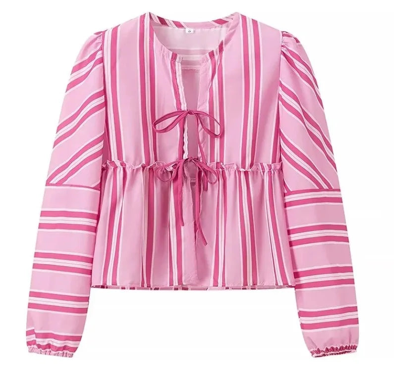 ensemble à 2 pièces chemise et shorts pour femmes.