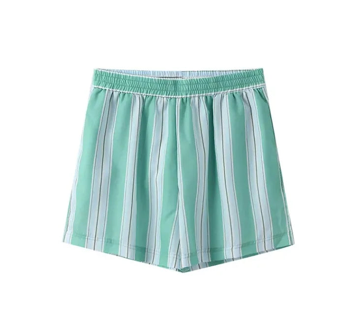 ensemble à 2 pièces chemise et shorts pour femmes.