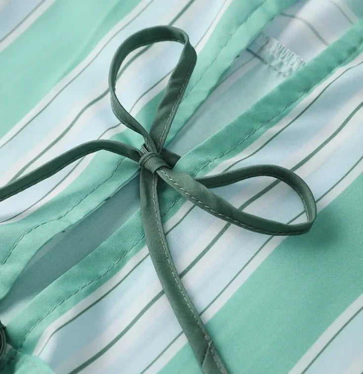 ensemble à 2 pièces chemise et shorts pour femmes.