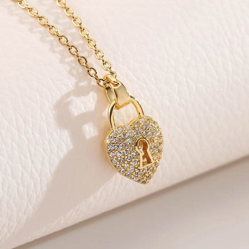 Collier pour filles avec pendentif en forme de cœur-pêche