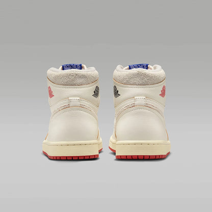 Chaussures BEIGE pour femmes Nike Air Jordan 1 High OG