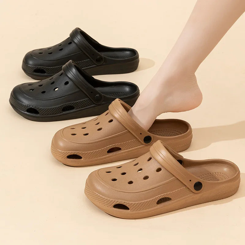 CROCS
 décontractées, antidérapantes FEMME