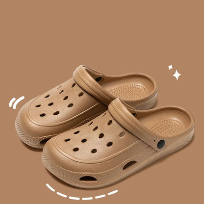 CROCS
 décontractées, antidérapantes FEMME