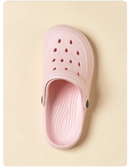 CROCS
 décontractées, antidérapantes FEMME