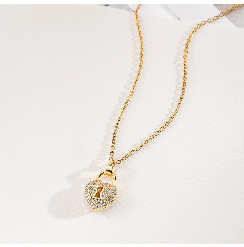 Collier pour filles avec pendentif en forme de cœur-pêche