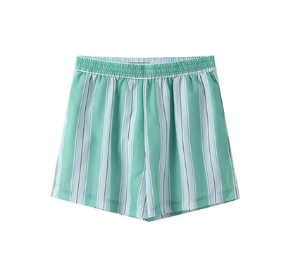 ensemble à 2 pièces chemise et shorts pour femmes.
